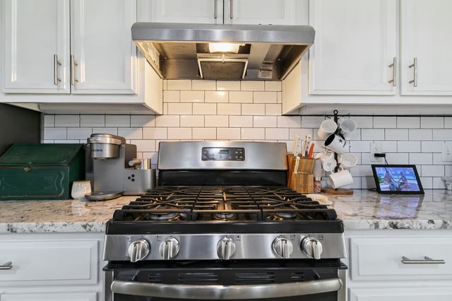 214 Center Street, Whitesboro, TX 76273