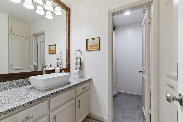 214 Center Street, Whitesboro, TX 76273