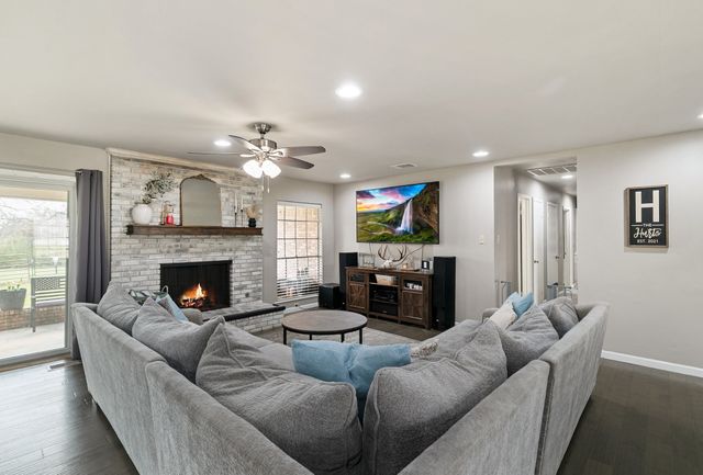 214 Center Street, Whitesboro, TX 76273