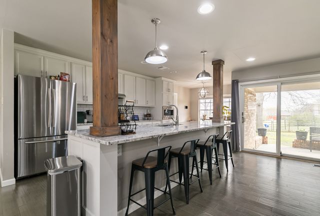 214 Center Street, Whitesboro, TX 76273