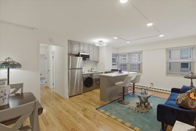 5630 N Sheridan Road S1101, Chicago, IL 60660