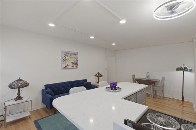 5630 N Sheridan Road S1101, Chicago, IL 60660