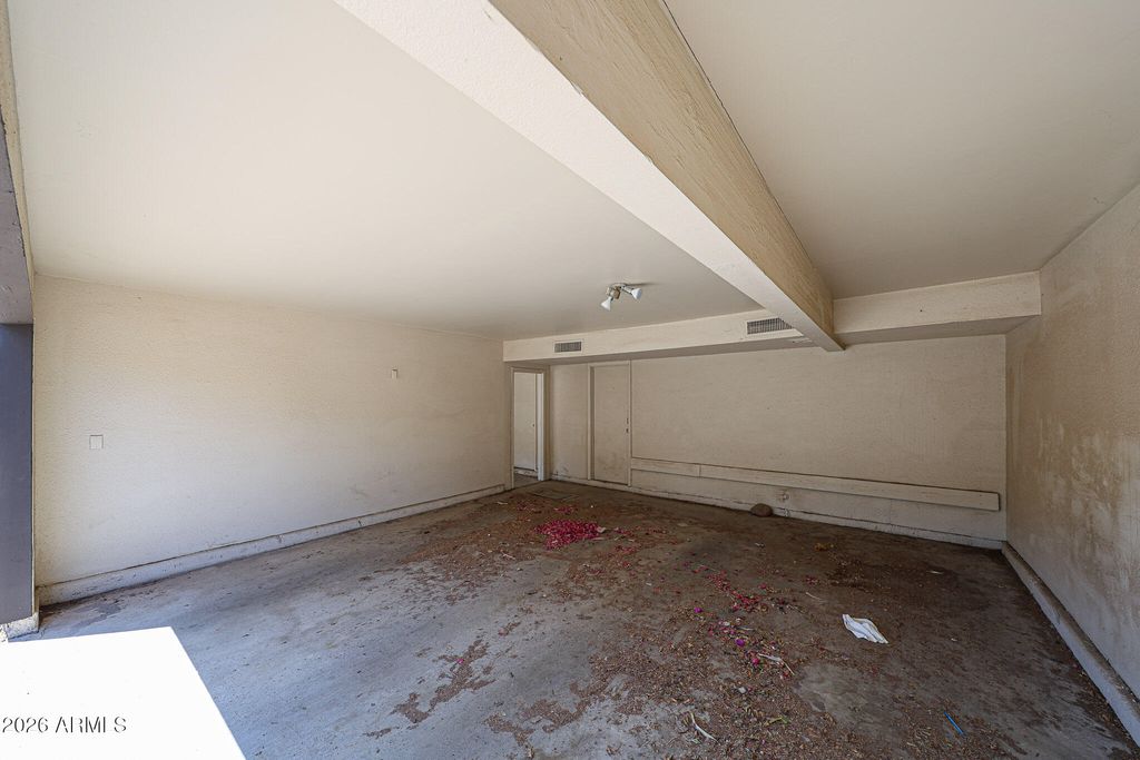 Image 16 of property listing at 1217 N GRANITE REEF Road, Scottsdale, AZ 85257