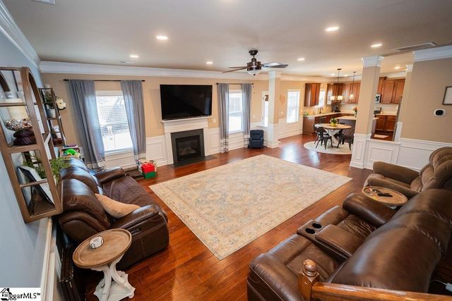 400 Bridge Crossing Drive, Simpsonville, SC 29681