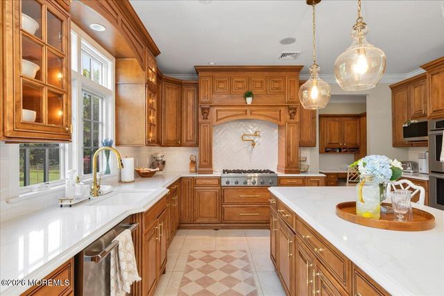 78 Crawfords Corner Road, Holmdel, NJ 07733