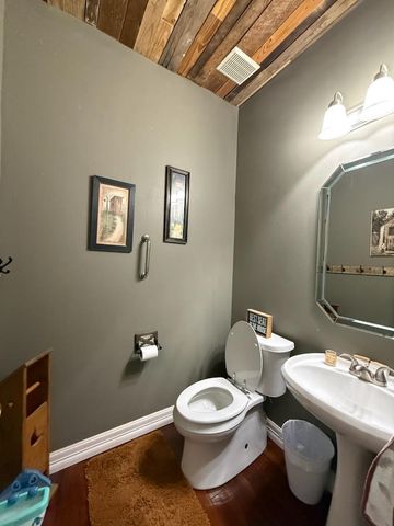 923 Granview Drive, Lewisville, TX 75067