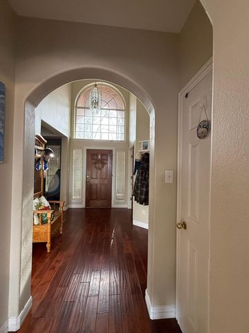 923 Granview Drive, Lewisville, TX 75067