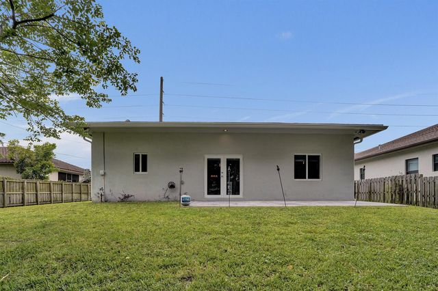 434 NW 21st Avenue, Pompano Beach, FL 33069
