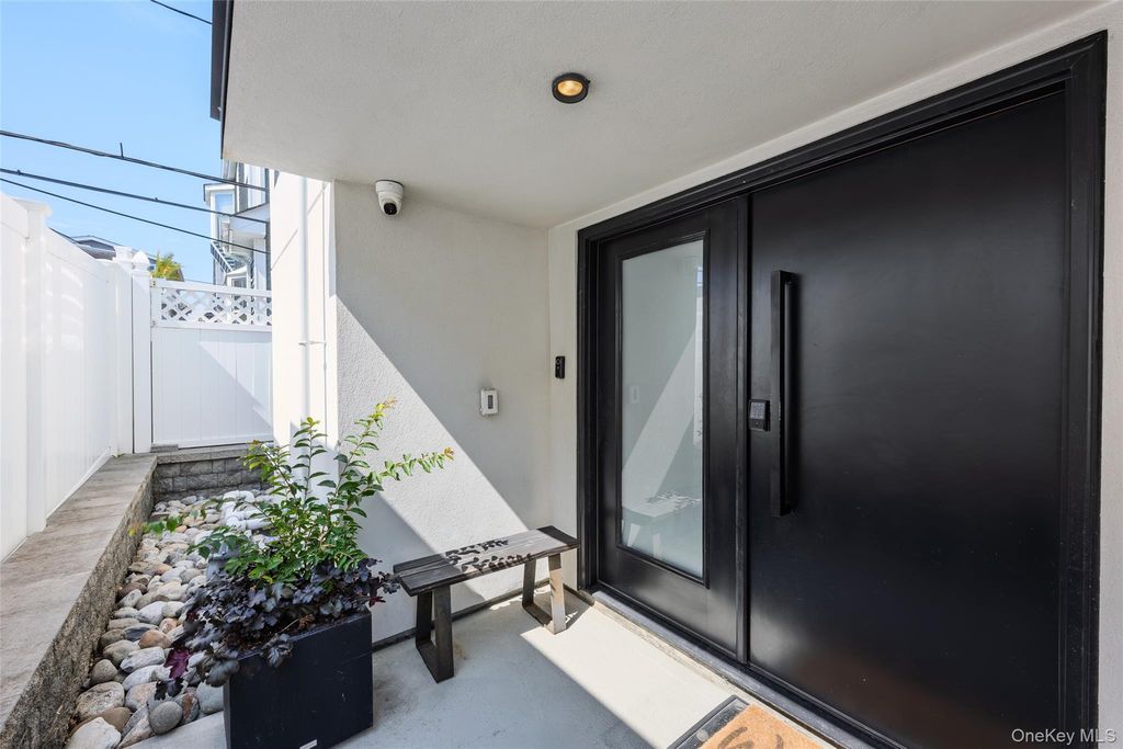 35 Wyoming Avenue, Long Beach, NY 11561 — photo 4