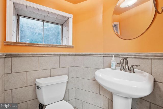 14 WINDSOR CIR, Springfield, PA 19064