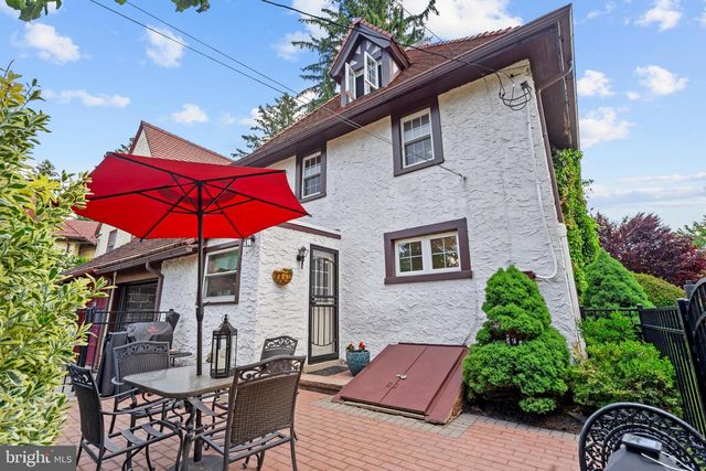14 WINDSOR CIR, Springfield, PA 19064