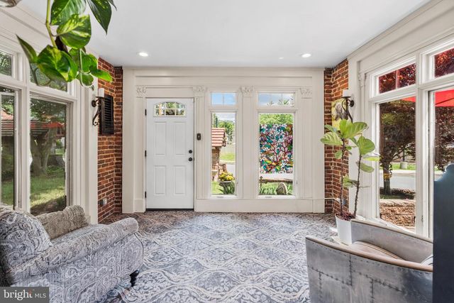14 WINDSOR CIR, Springfield, PA 19064