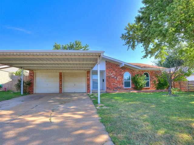 1049 SW 3rd Street, Moore, OK 73160