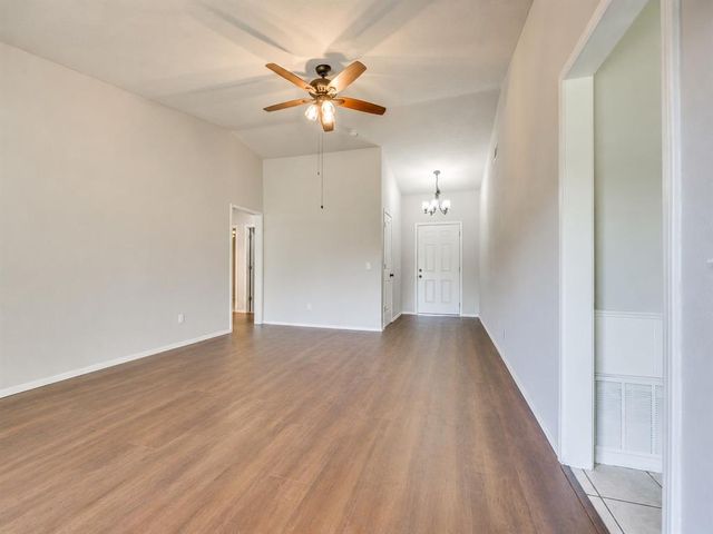 1049 SW 3rd Street, Moore, OK 73160
