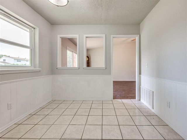 1049 SW 3rd Street, Moore, OK 73160