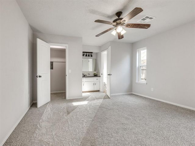 1049 SW 3rd Street, Moore, OK 73160
