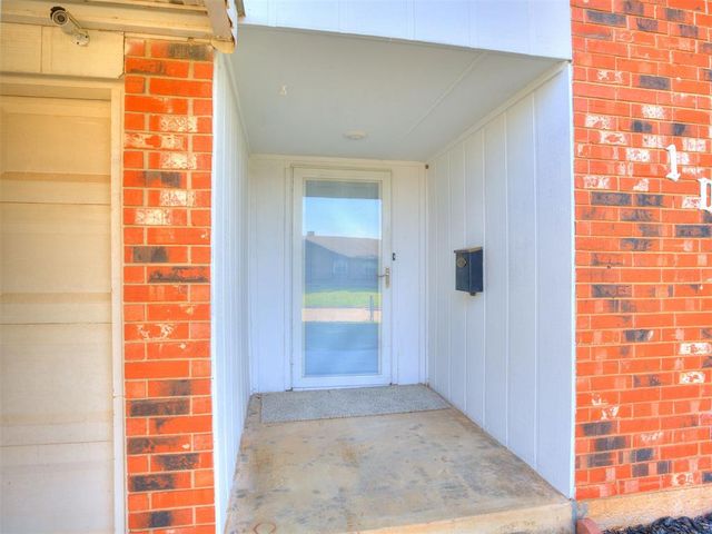 1049 SW 3rd Street, Moore, OK 73160