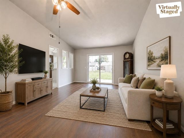 1049 SW 3rd Street, Moore, OK 73160