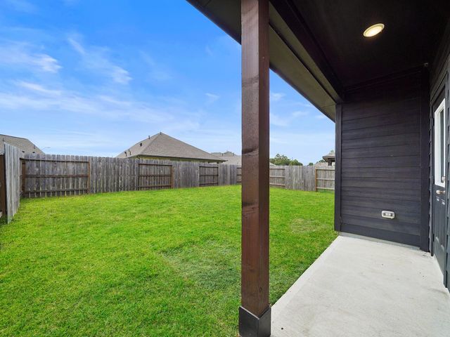 15102 Wiltshire Castle Ln, Houston, TX 77044