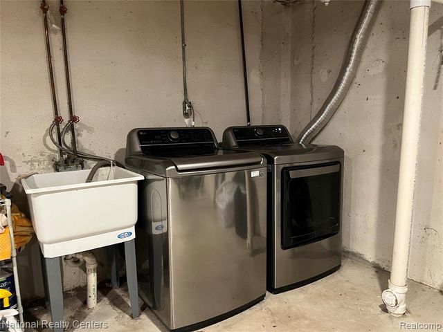 15719 Golden Drive, Macomb, MI 48044