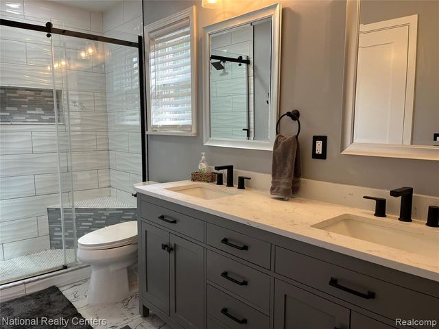 15719 Golden Drive, Macomb, MI 48044