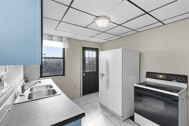 256 E Meyers St, Carrick, PA 15210