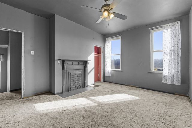 256 E Meyers St, Carrick, PA 15210