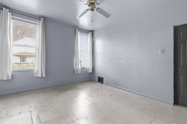 256 E Meyers St, Carrick, PA 15210