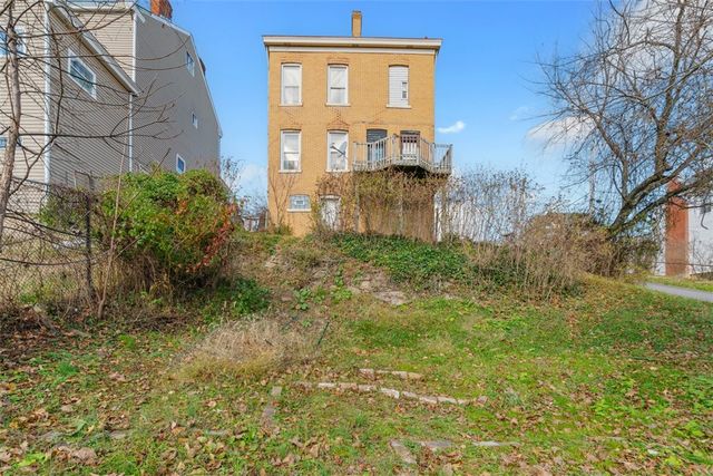 256 E Meyers St, Carrick, PA 15210