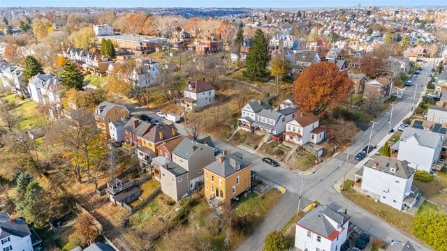 256 E Meyers St, Carrick, PA 15210