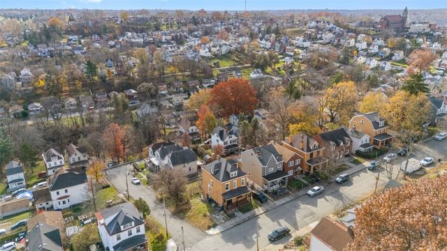 256 E Meyers St, Carrick, PA 15210