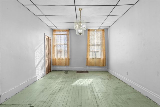 256 E Meyers St, Carrick, PA 15210