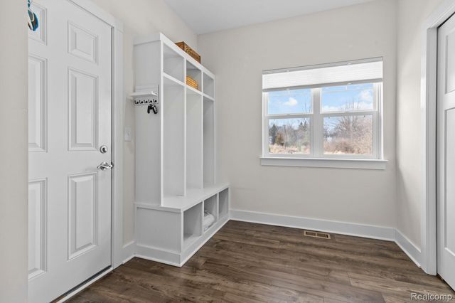 1035 Engelhardt Strasse Street, Spring Arbor Township, MI 49201