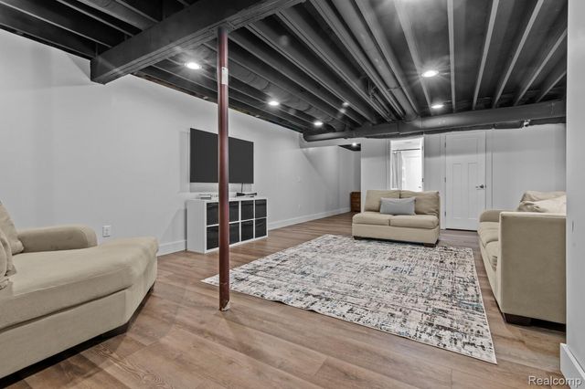 1035 Engelhardt Strasse Street, Spring Arbor Township, MI 49201