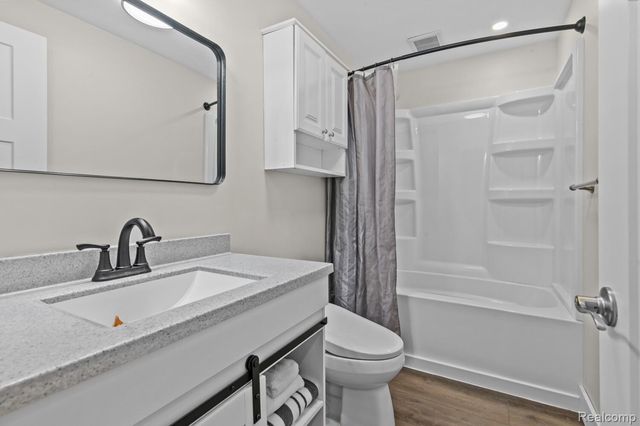 1035 Engelhardt Strasse Street, Spring Arbor Township, MI 49201