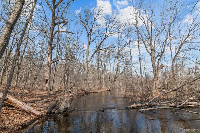 1035 Engelhardt Strasse Street, Spring Arbor Township, MI 49201