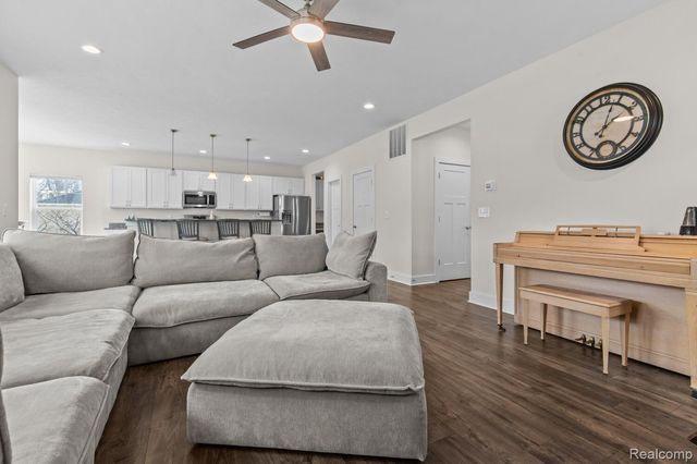 1035 Engelhardt Strasse Street, Spring Arbor Township, MI 49201