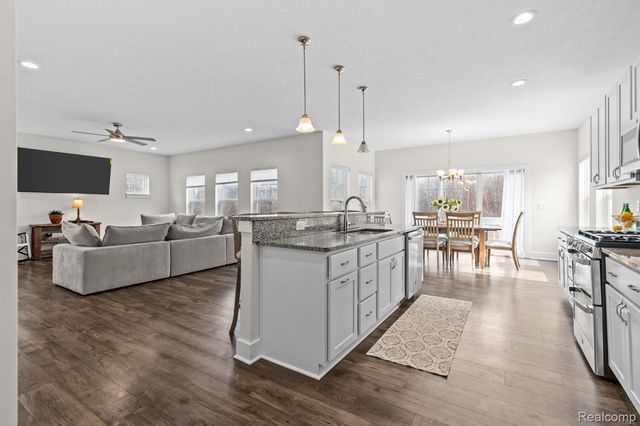 1035 Engelhardt Strasse Street, Spring Arbor Township, MI 49201