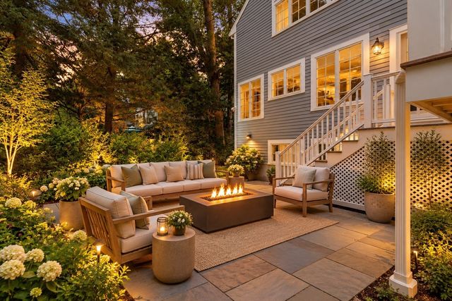 42 Sheridan Rd, Wellesley, MA 02481