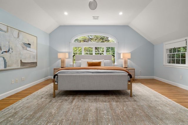 42 Sheridan Rd, Wellesley, MA 02481