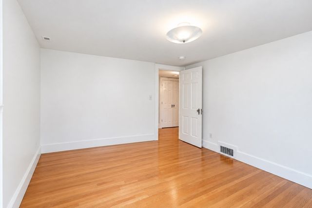 42 Sheridan Rd, Wellesley, MA 02481