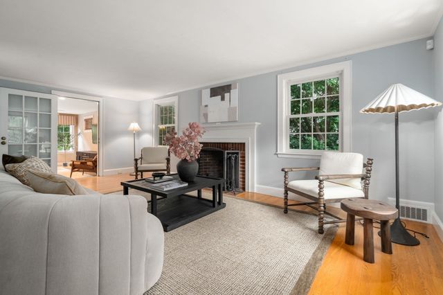 42 Sheridan Rd, Wellesley, MA 02481