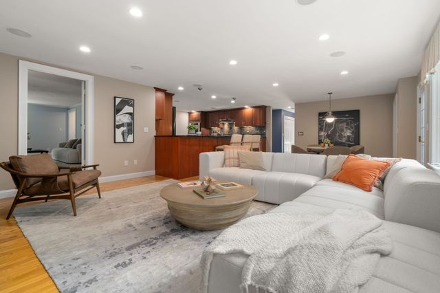 42 Sheridan Rd, Wellesley, MA 02481