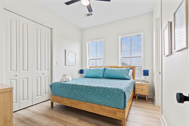 5745 Avenue R, Galveston, TX 77551