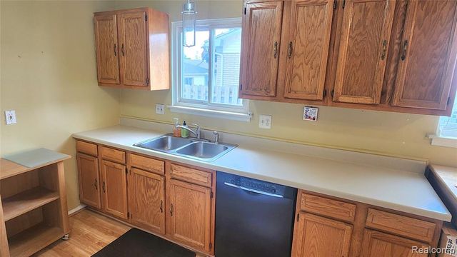 331 Detroit Street, Trenton, MI 48183
