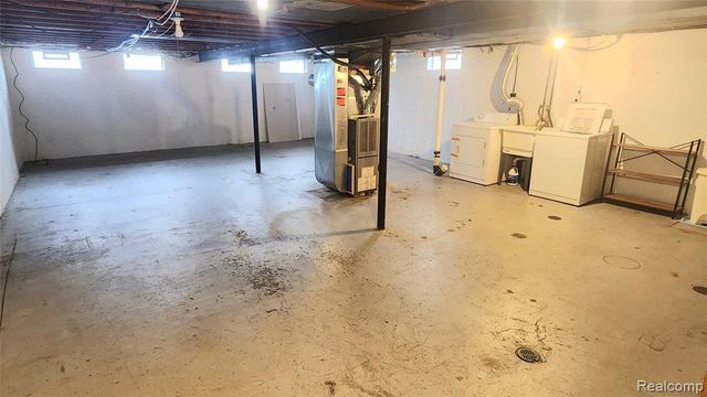 331 Detroit Street, Trenton, MI 48183