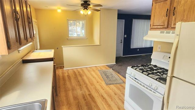 331 Detroit Street, Trenton, MI 48183