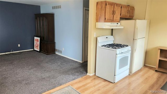 331 Detroit Street, Trenton, MI 48183