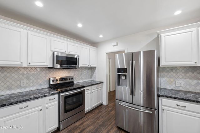 1802 E MISSOURI Avenue, Phoenix, AZ 85016