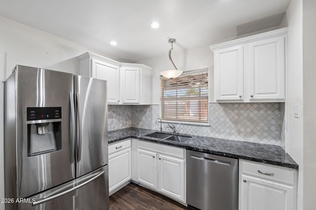 1802 E MISSOURI Avenue, Phoenix, AZ 85016